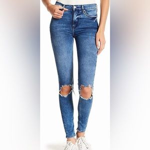 Women's Free People dark wash skinny jeans, size 27 long. Worn once
